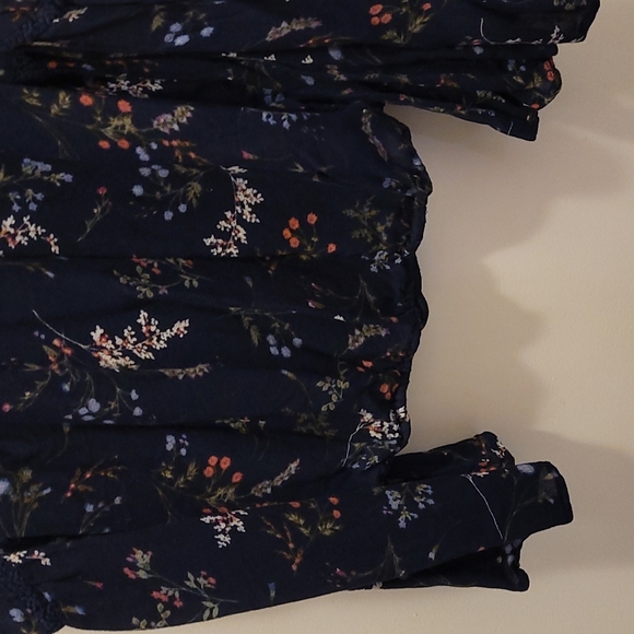 🌟🥂Shoulder cutouts Long chiffon sleeves floral shirt - Picture 9 of 12